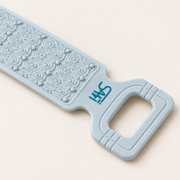 SAFI back scrubber blue – textured silicone and grip handle close-up
